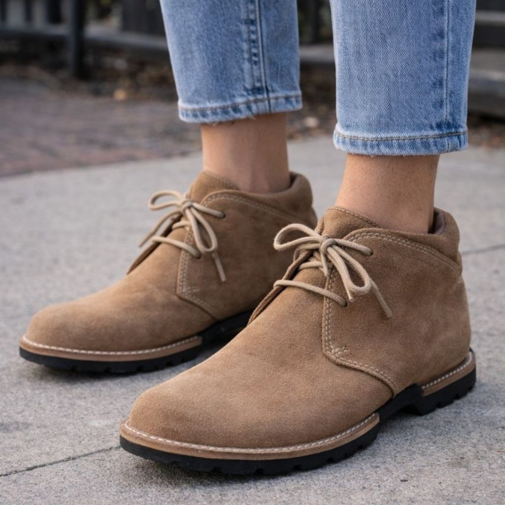 Cole Haan Waterproof Suede Chukka Boots Unisex Tan Size 37